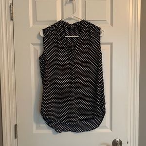 Sleeveless Black and White Polka Dotted Blousr